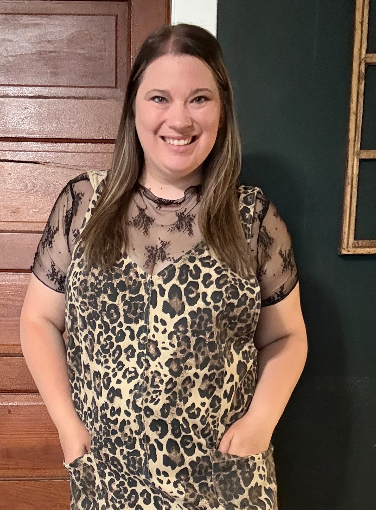 BLACK SHORT SLEEVE LACE TOP