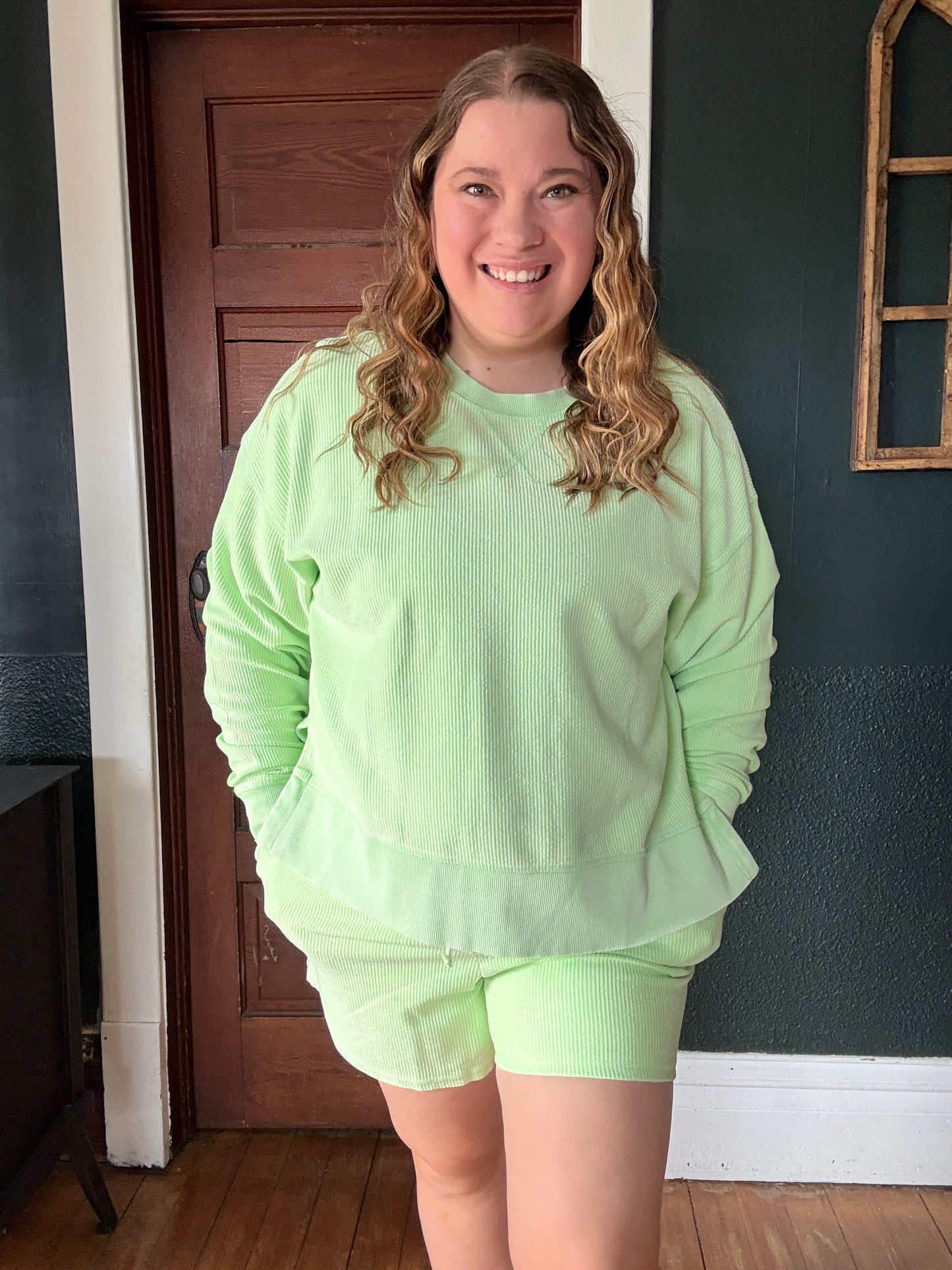 SUMMER GREEN CORDED SHORT