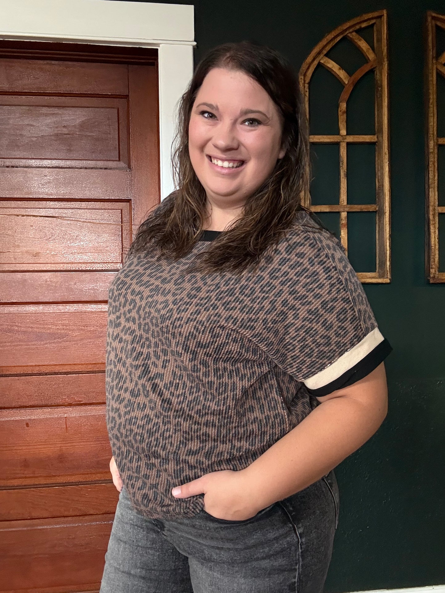 TEXTURED LEOPARD KNIT TOP