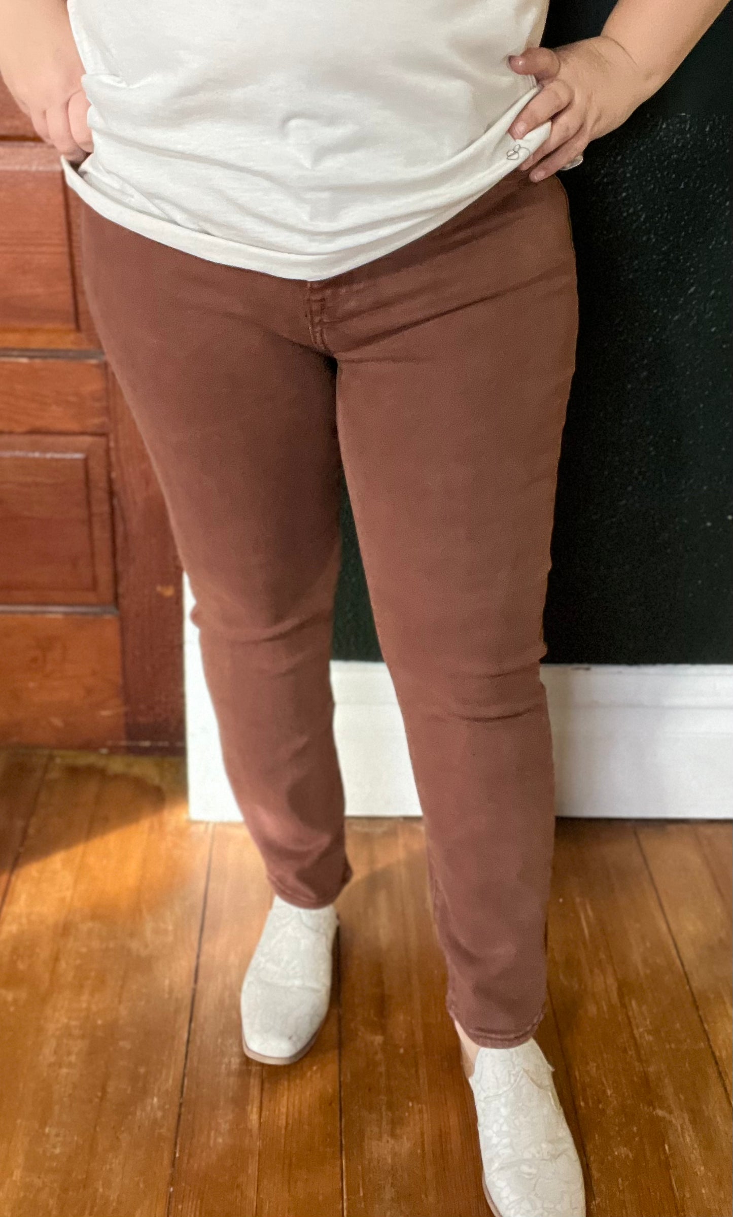 RISEN: HIGH RISE ESPRESSO SKINNY