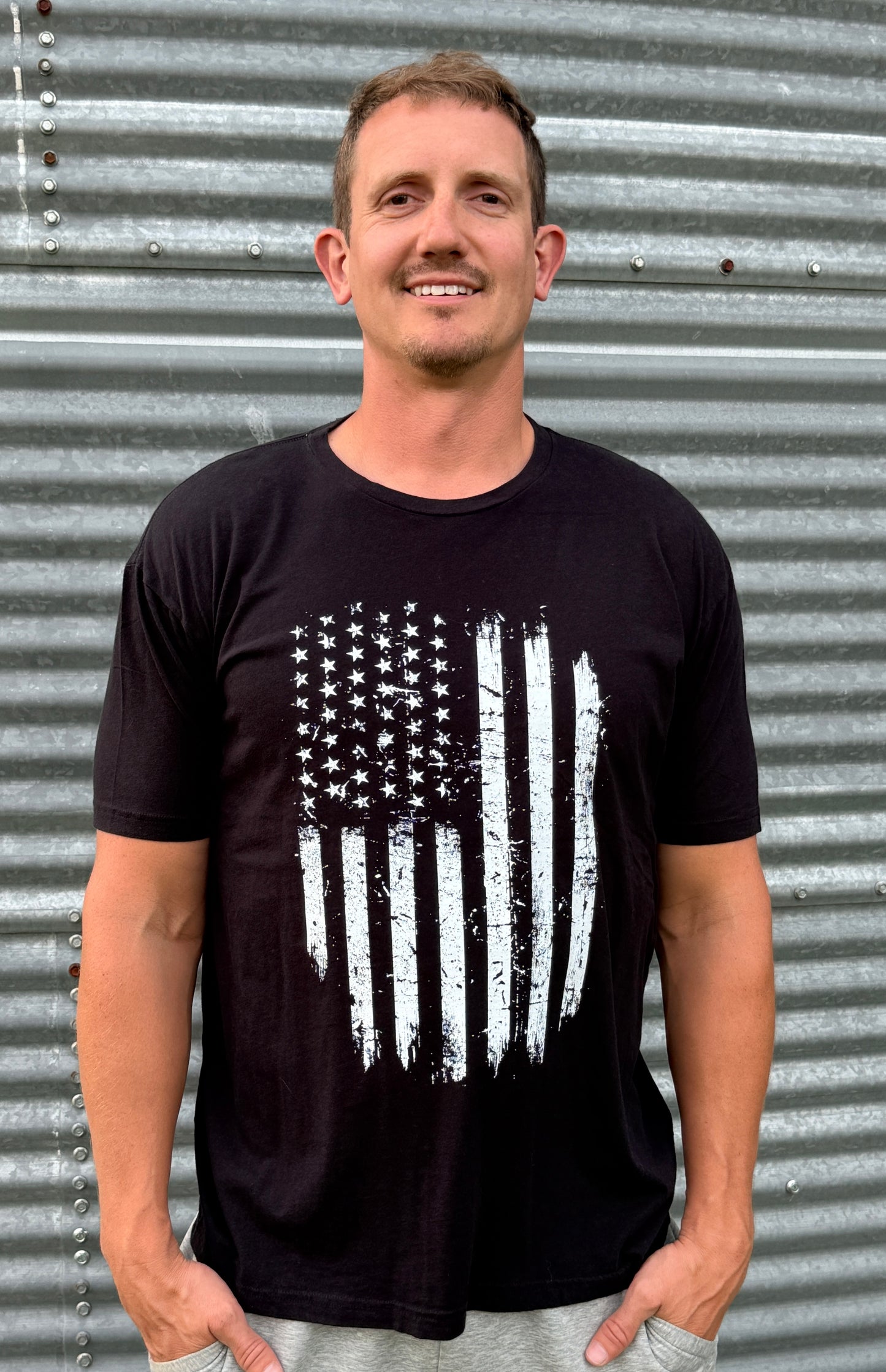 DISTRESSED AMERICAN FLAG TEE