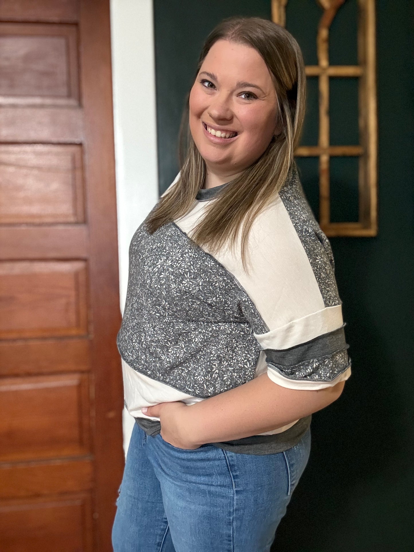 COLOR BLOCK KNIT TOP