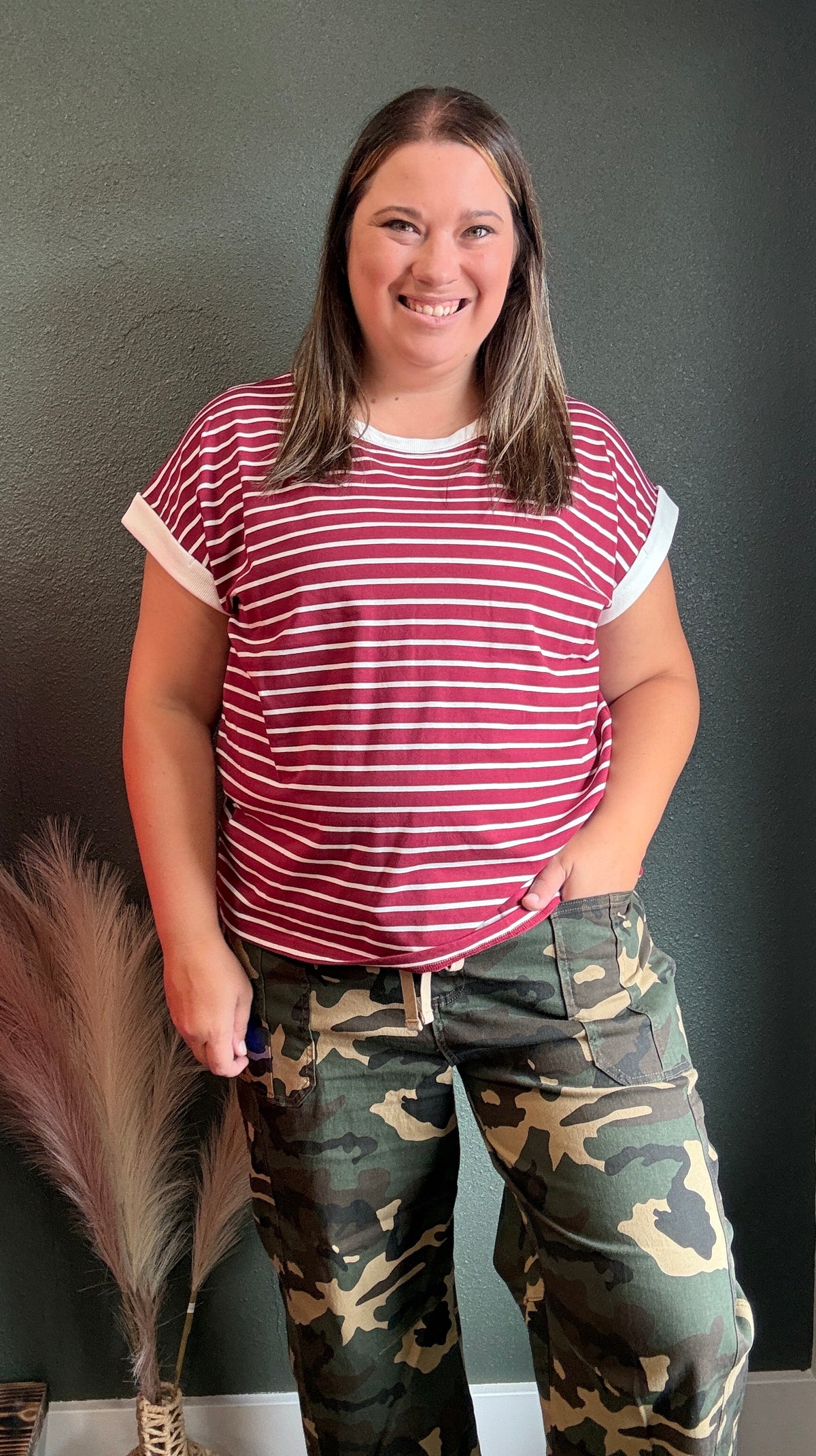 EVERY DAY STRIPED TEE CABERNET