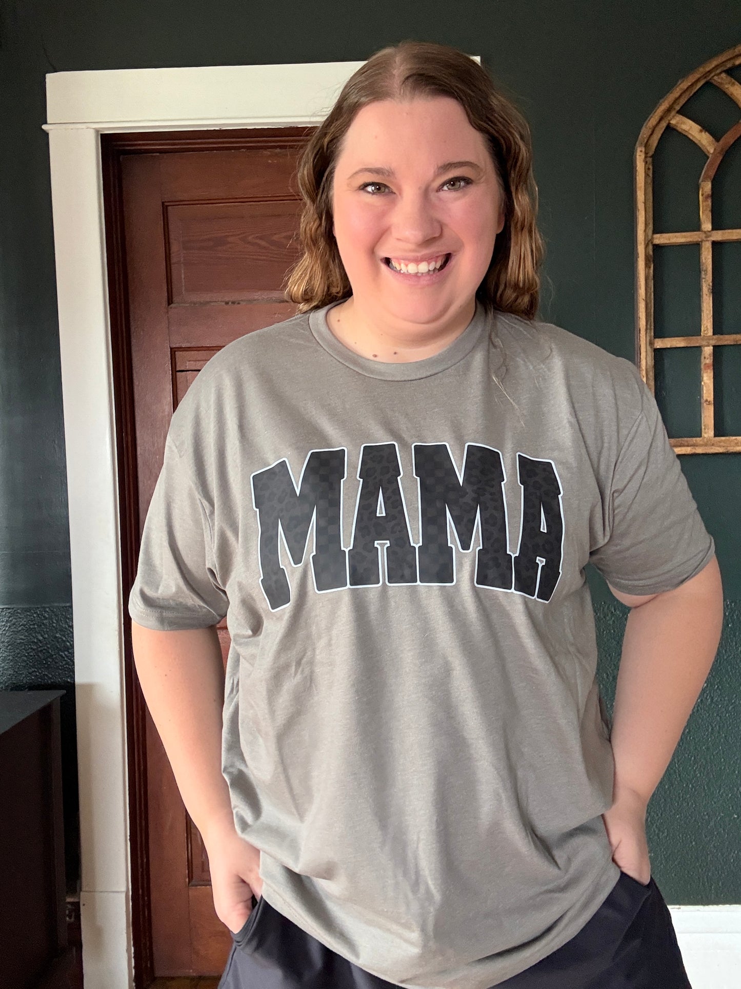 MAMA LEOPARD CHECKERED TEE