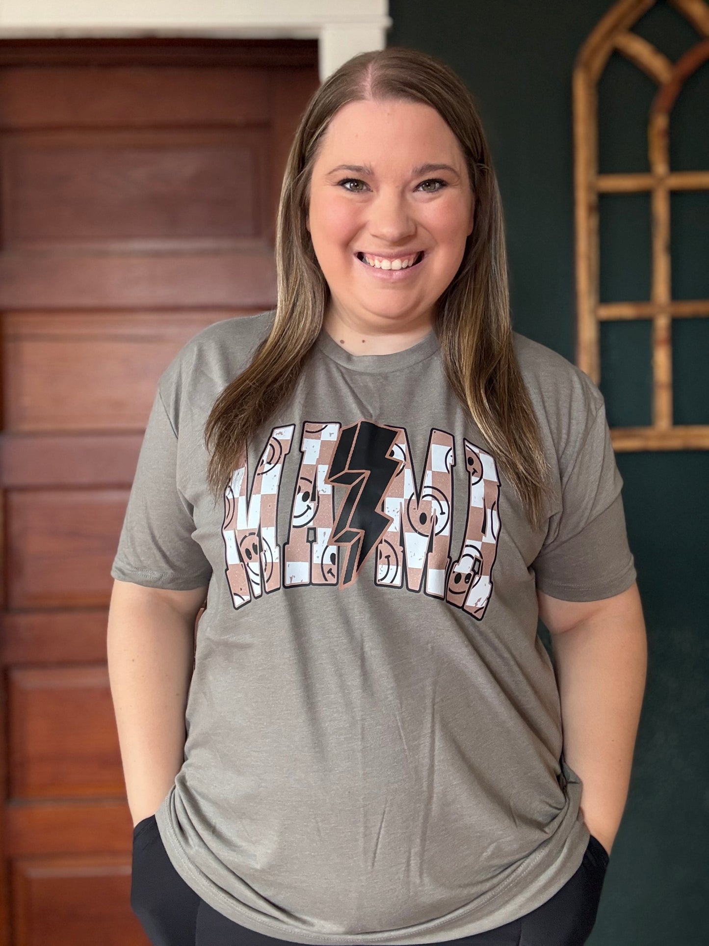 RETRO SMILEY MAMA TEE