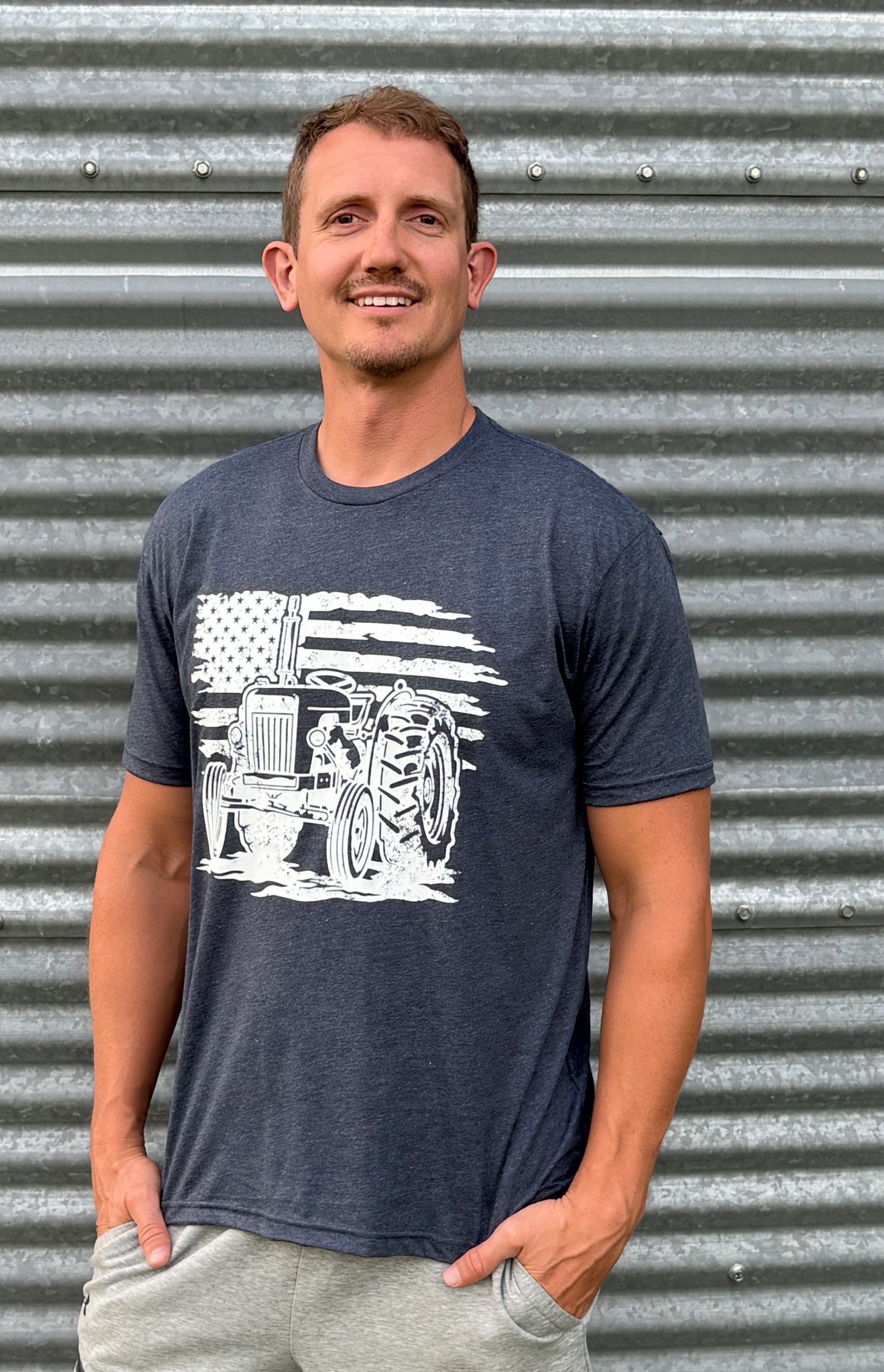 TRACTOR AND FLAG TEE