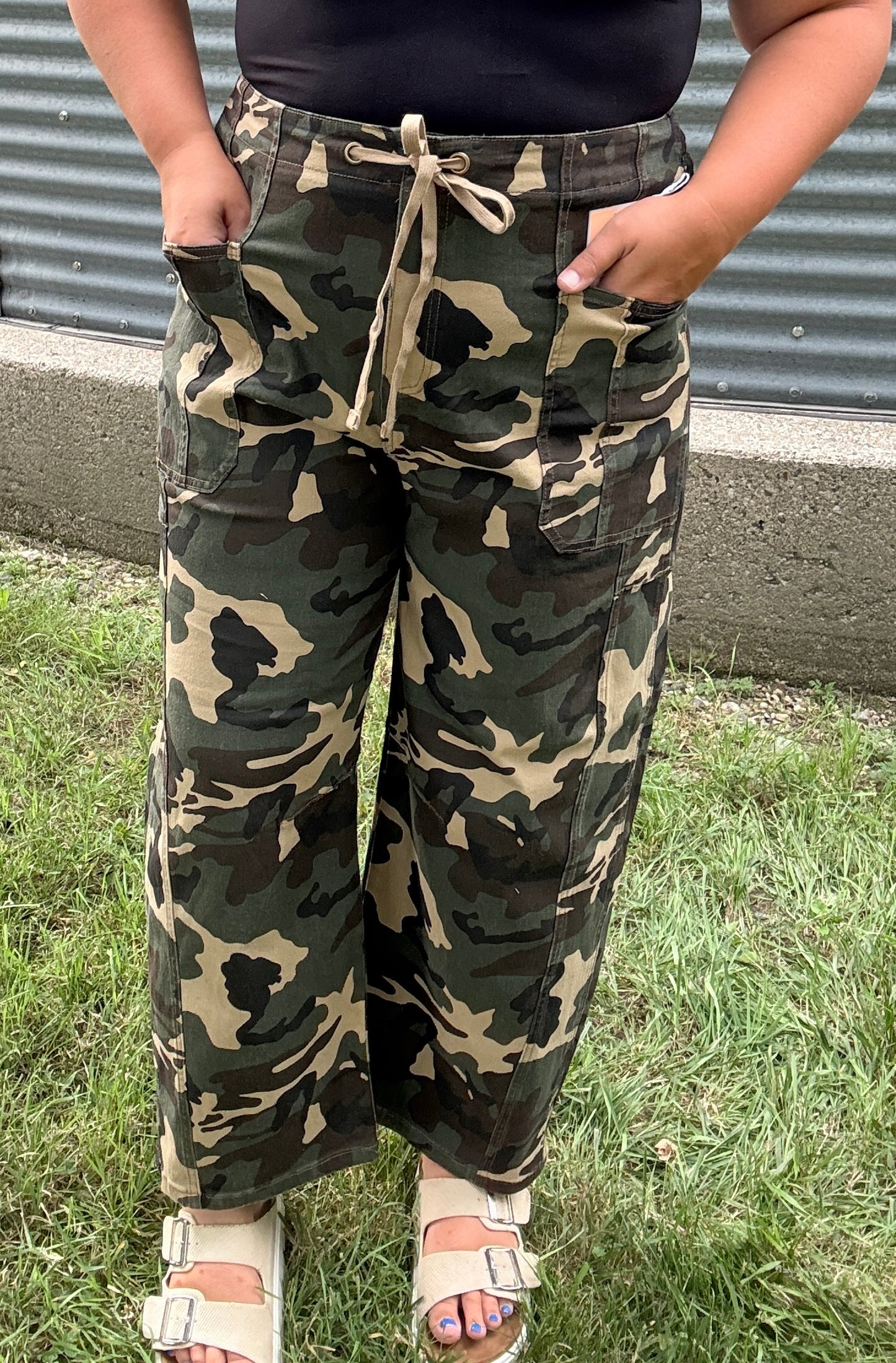 RISEN: MID RISE FIT BARREL SLUNG PANTS PG21258X