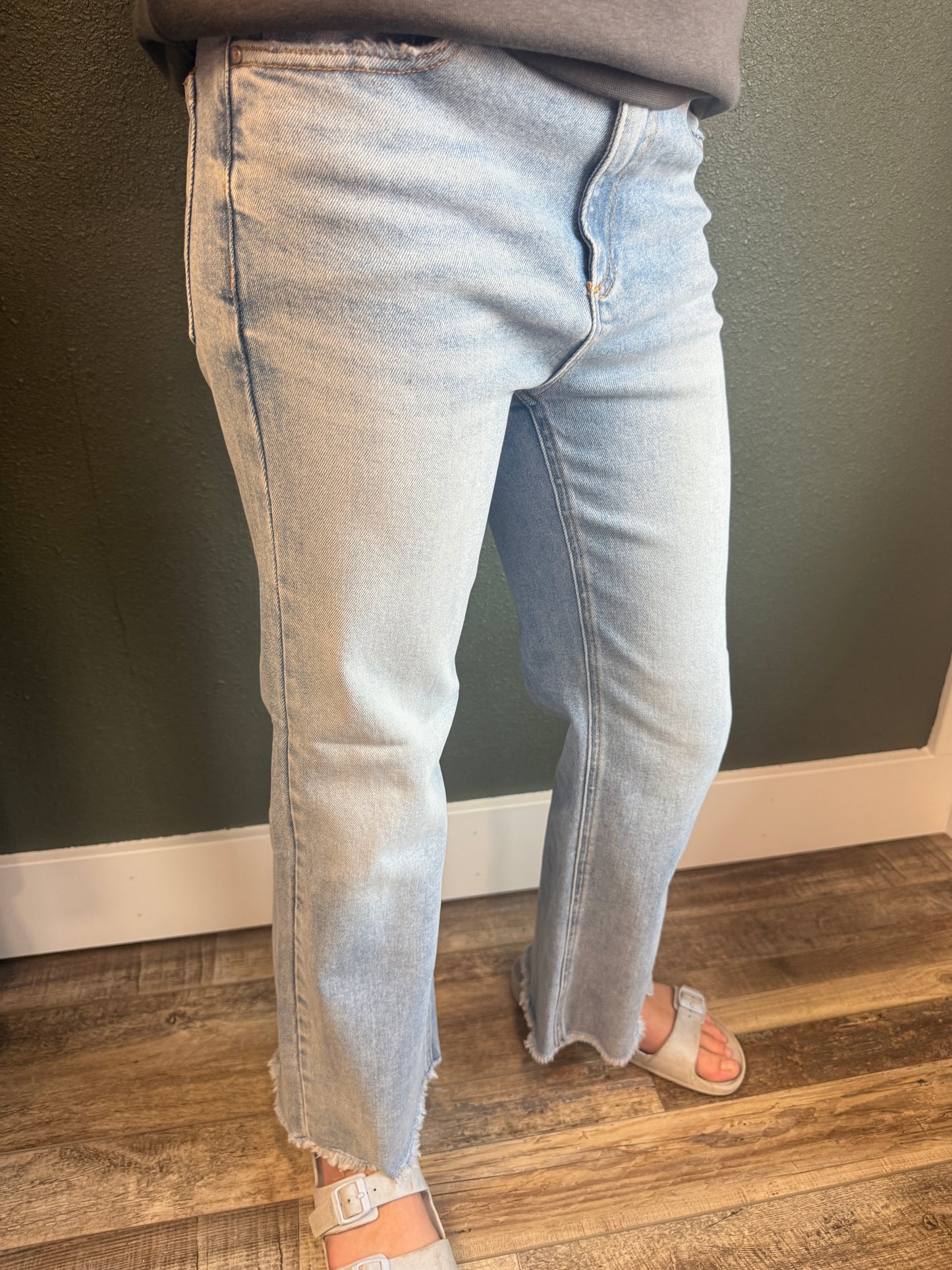 RISEN: HIGH RISE CROP STRAIGHT JEANS RDP5572
