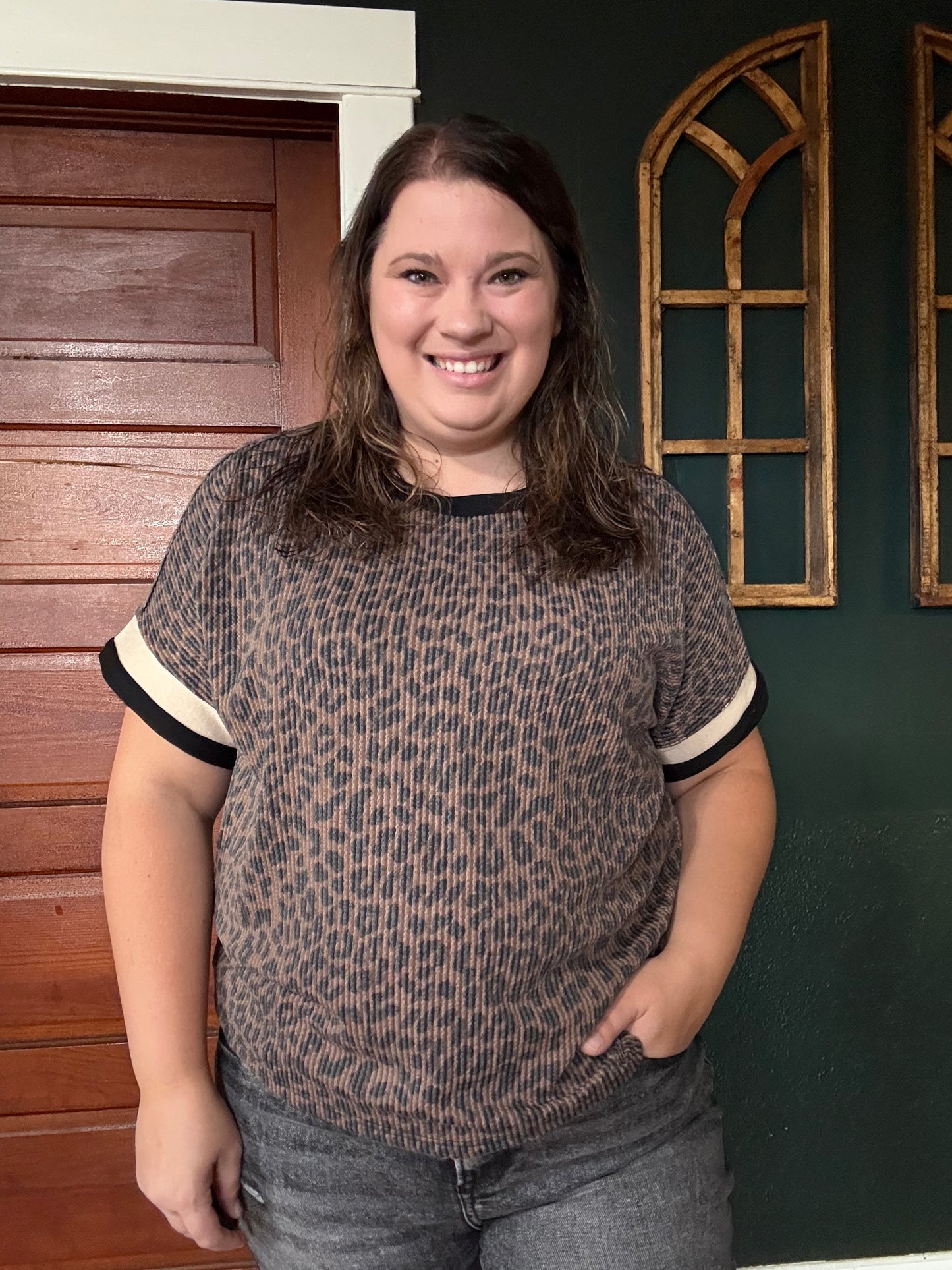 TEXTURED LEOPARD KNIT TOP