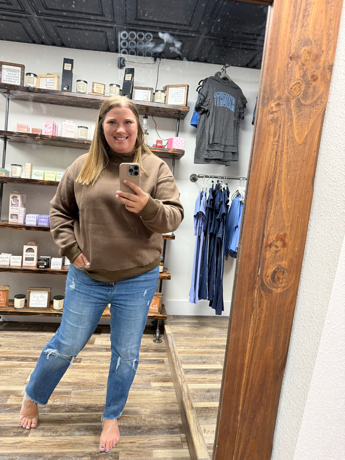 BROWN MOCKNECK SWEATSHIRT