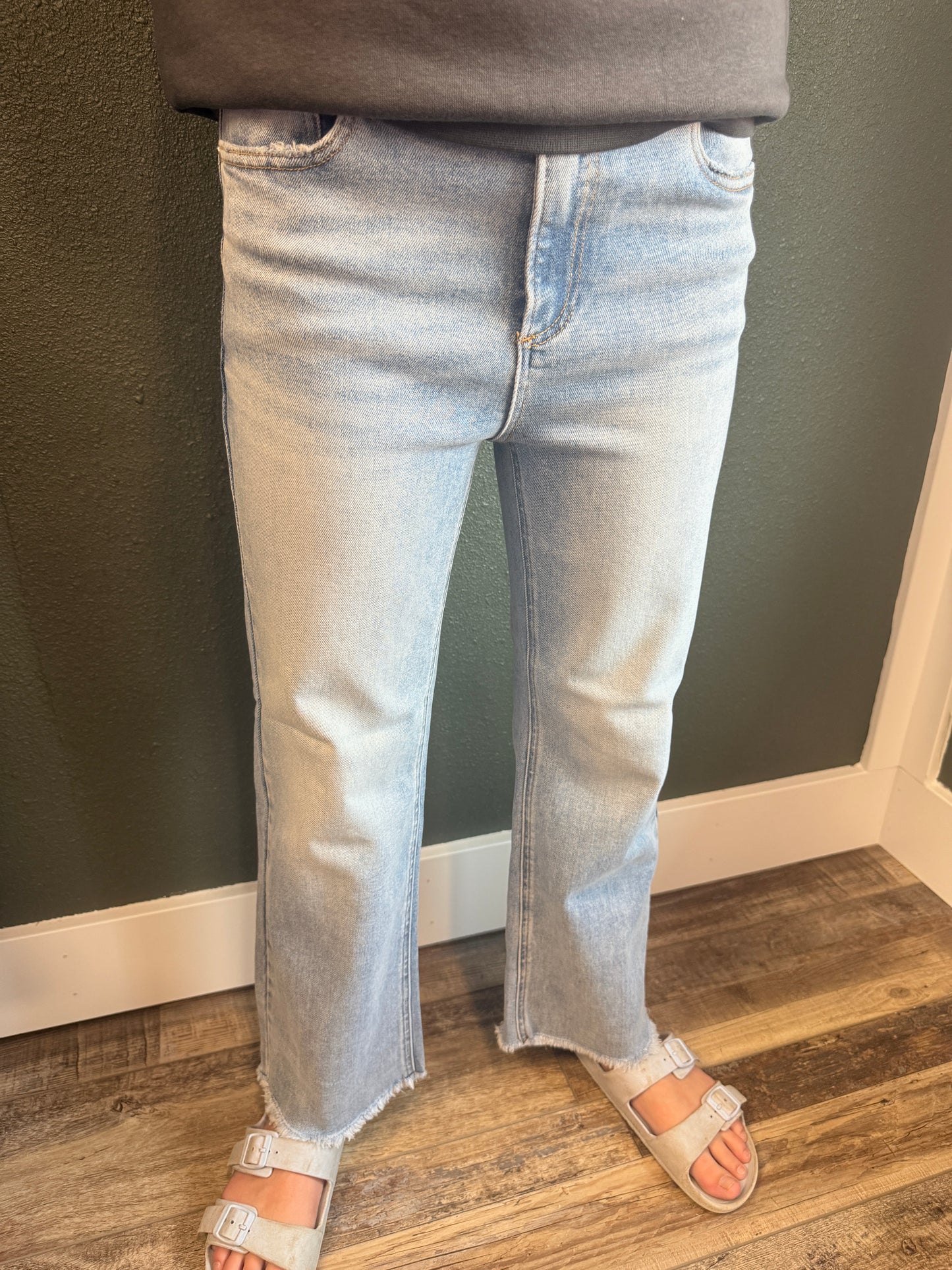 RISEN: HIGH RISE CROP STRAIGHT JEANS RDP5572