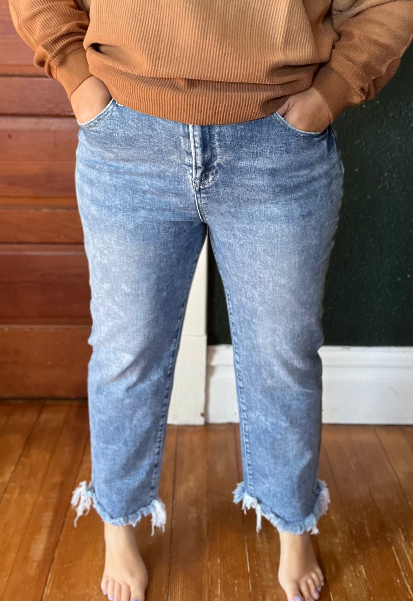 RISEN: MID-RISE BOYFRIEND JEANS RDP5313X