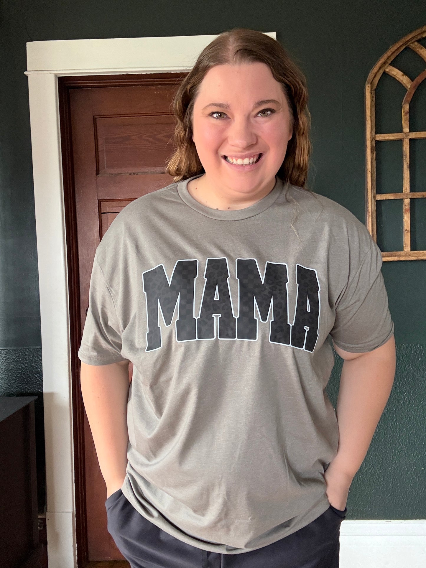 MAMA LEOPARD CHECKERED TEE