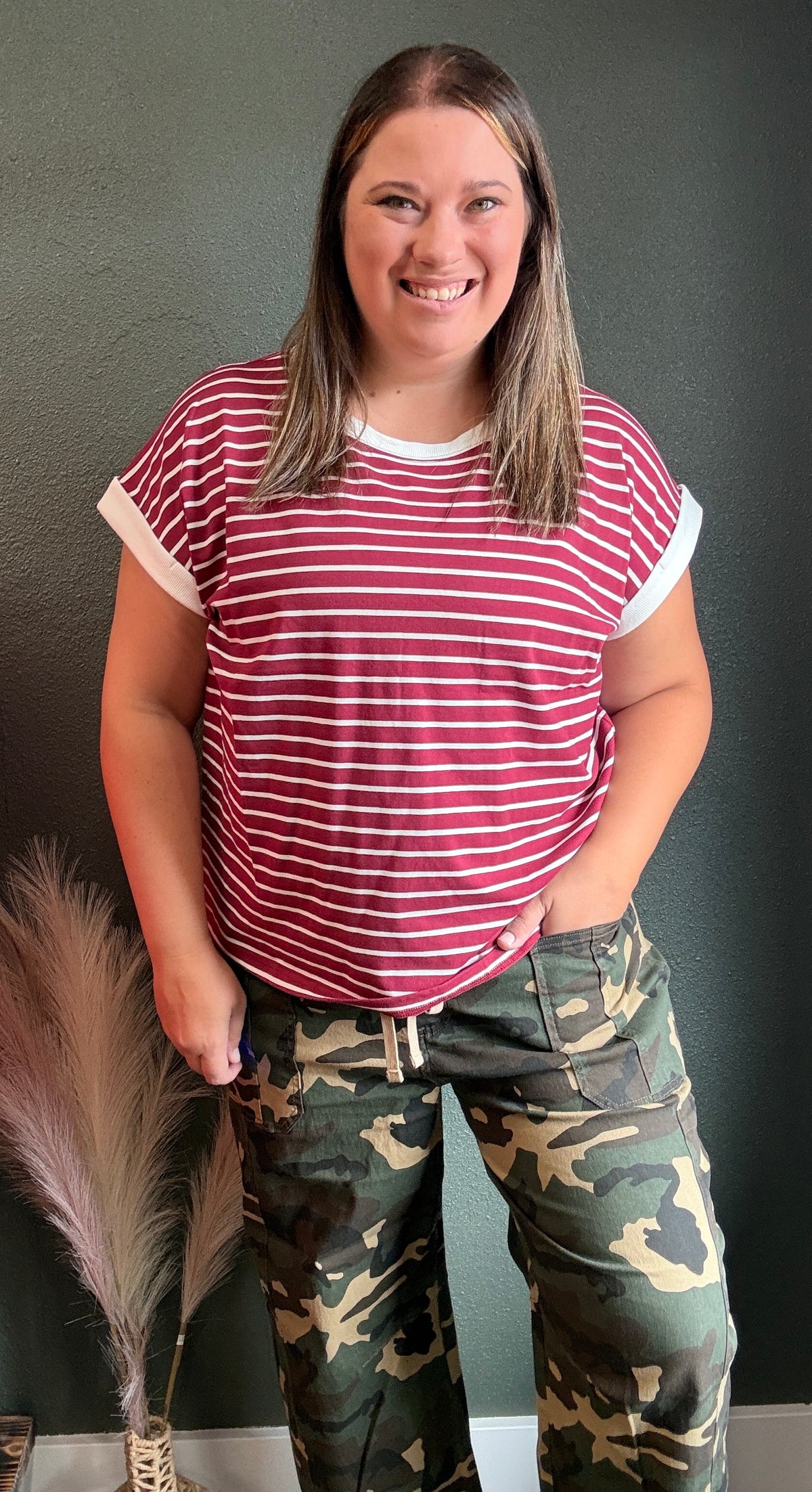 EVERY DAY STRIPED TEE CABERNET
