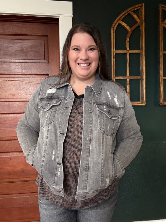 RISEN: VINTAGE WASHED DENIM JACKET